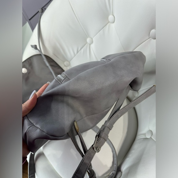 New gray backpack - Picture 6 of 9